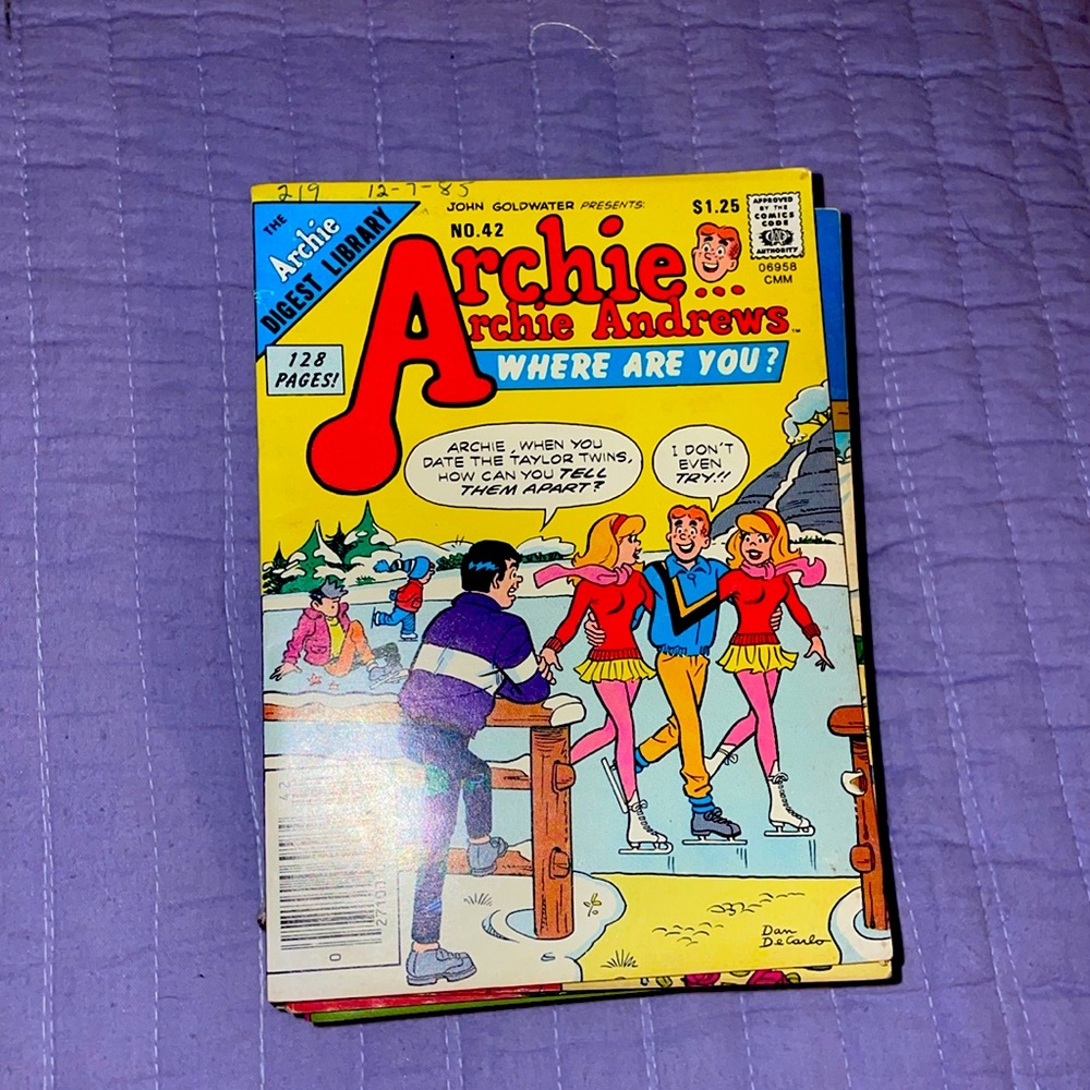 VINTAGE Archie Andrew’s,-jug head jones, and Betty and Veronica COMICS.12 comics